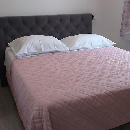 Apartman Karla Lastovo Екстериор снимка